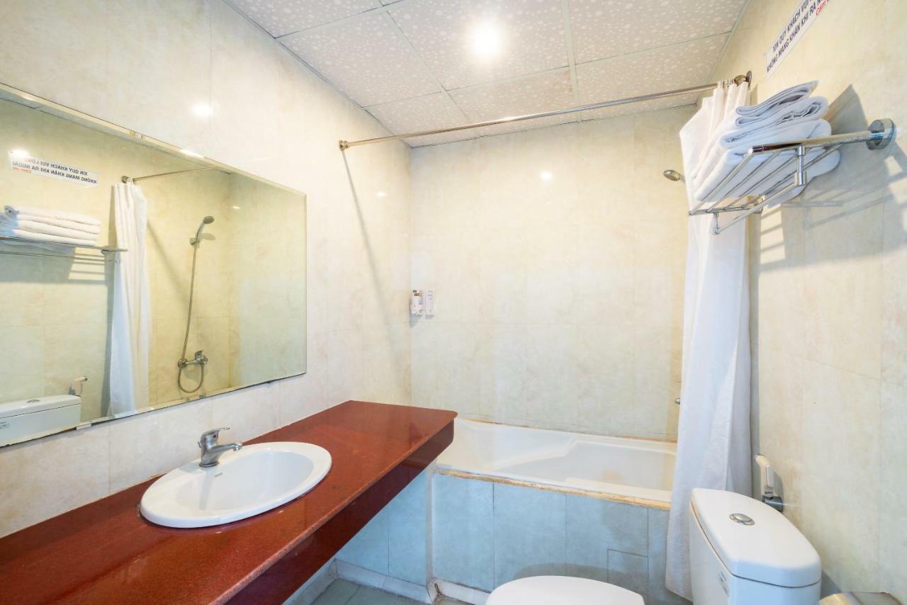 Oyo 375 Hoa Binh Hotel Đà Nẵng Exterior foto