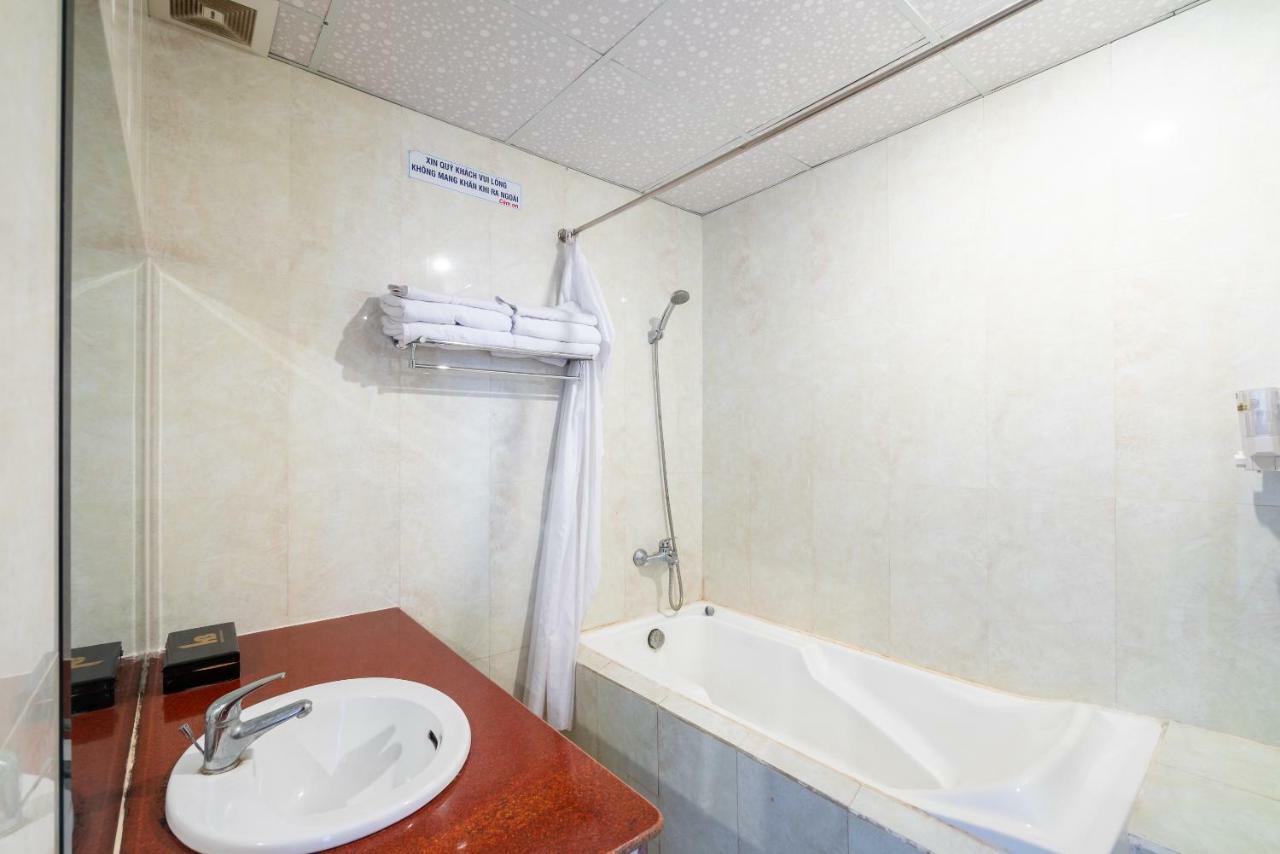 Oyo 375 Hoa Binh Hotel Đà Nẵng Exterior foto